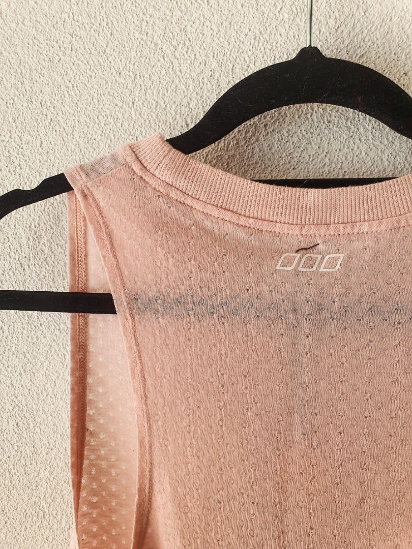 Lorna Jane Top M