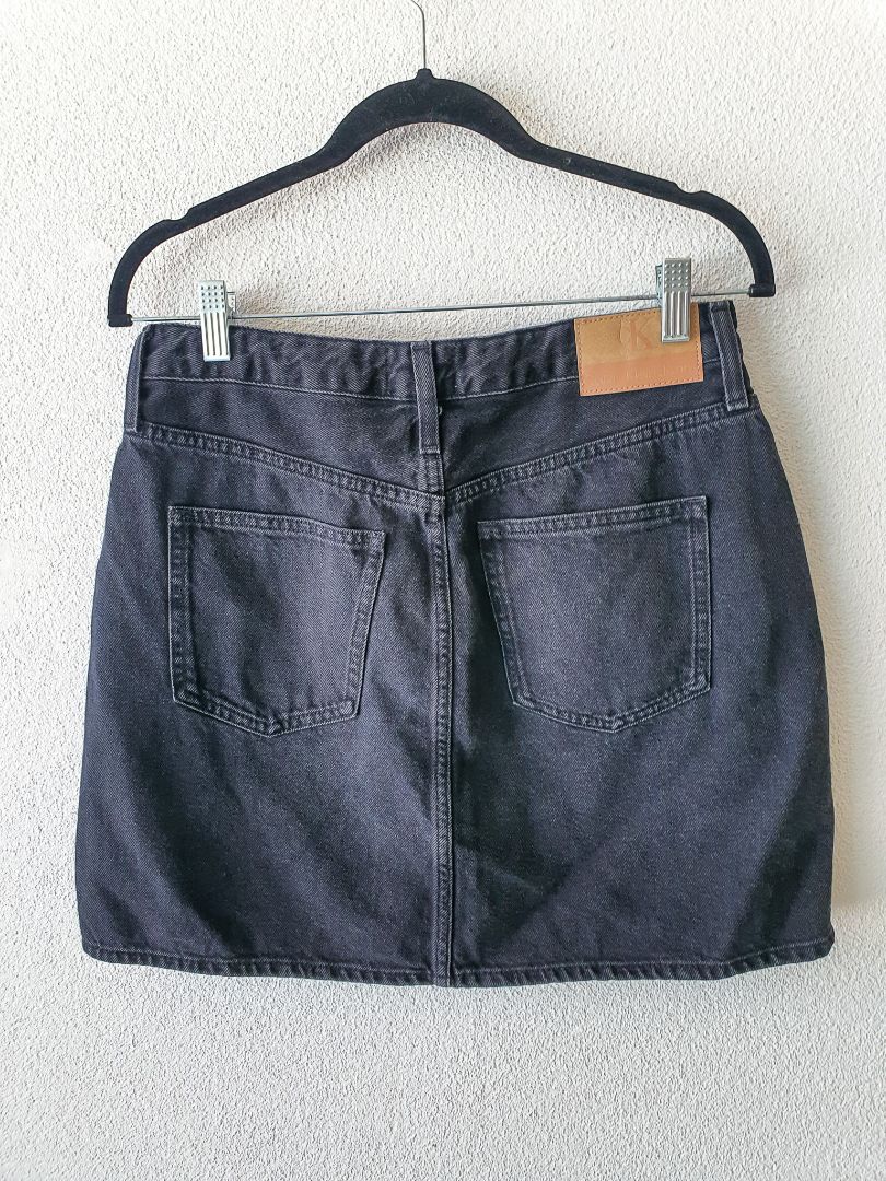 Calvin Klein Skirt M