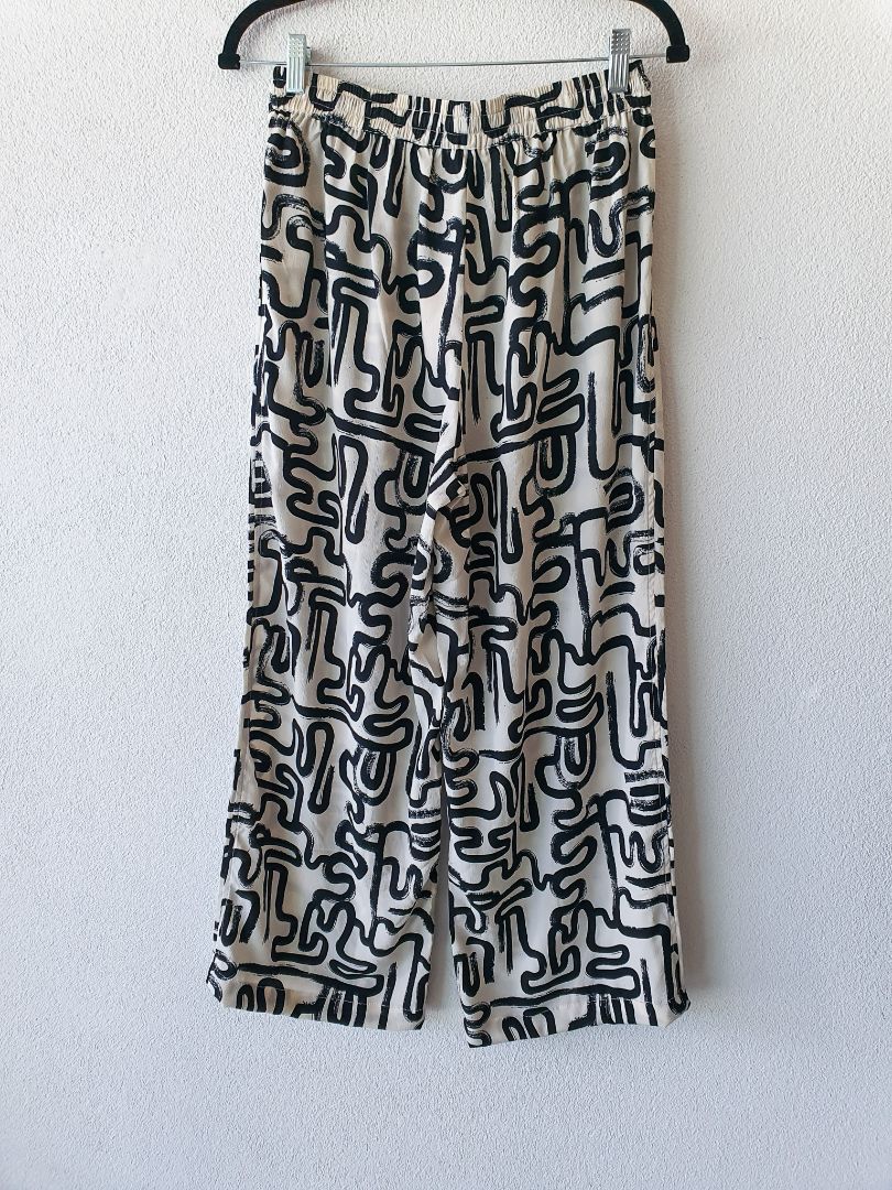 Dear Sutton pants M
