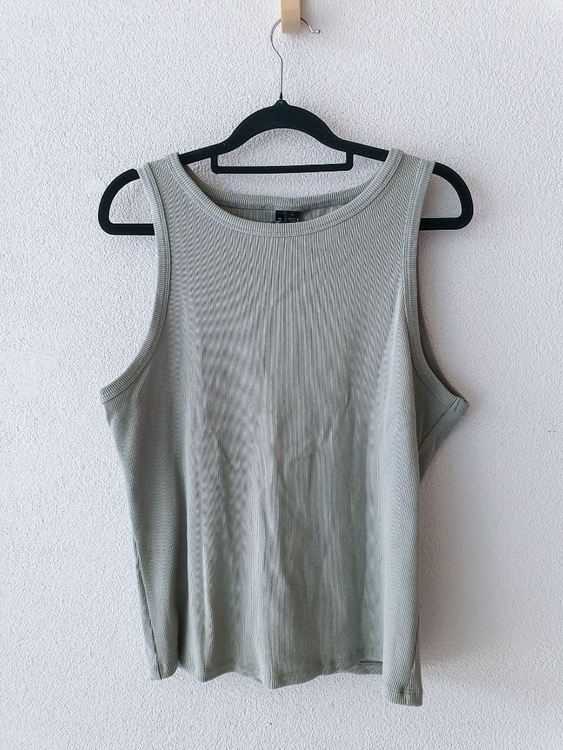Lorna Jane Top L