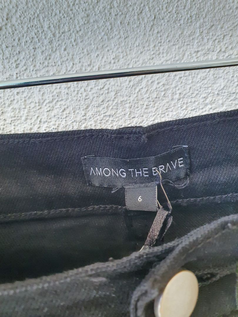 Among The Brave Jeans XXS