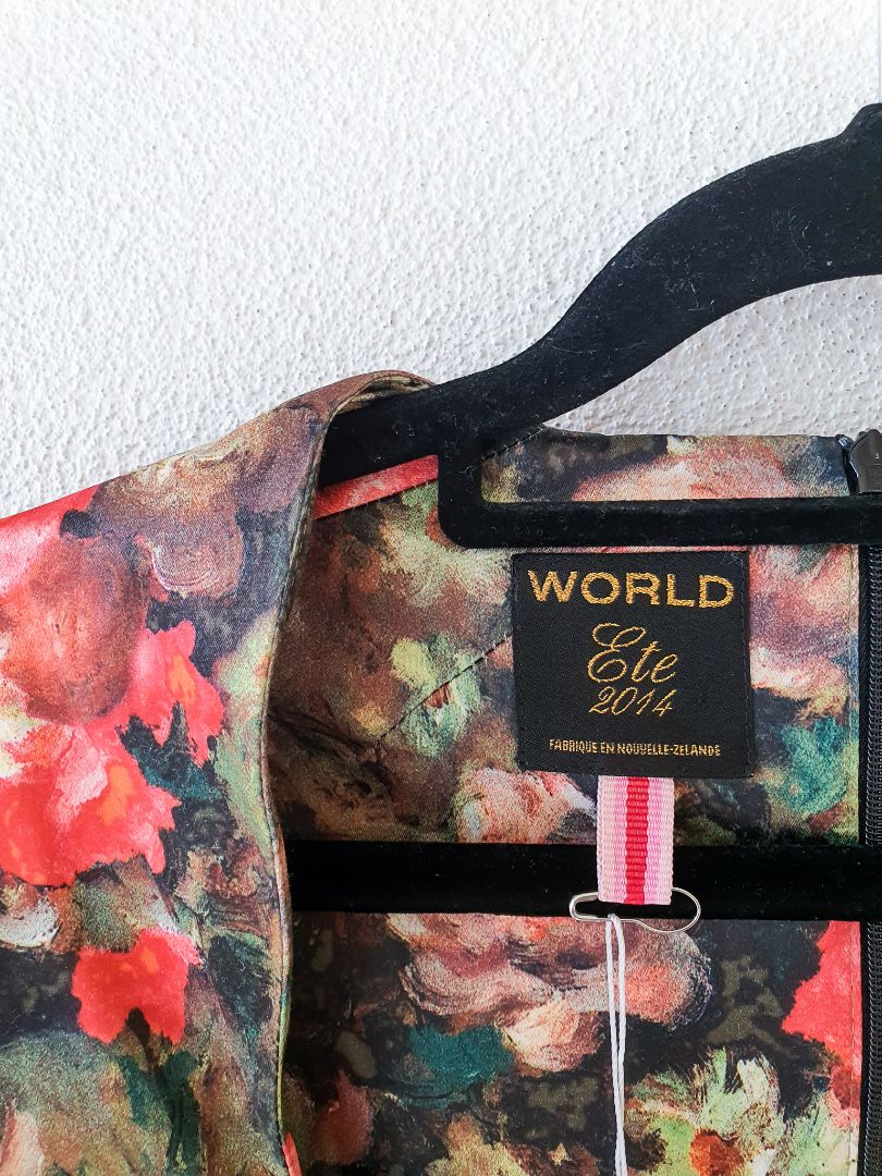World Dress L