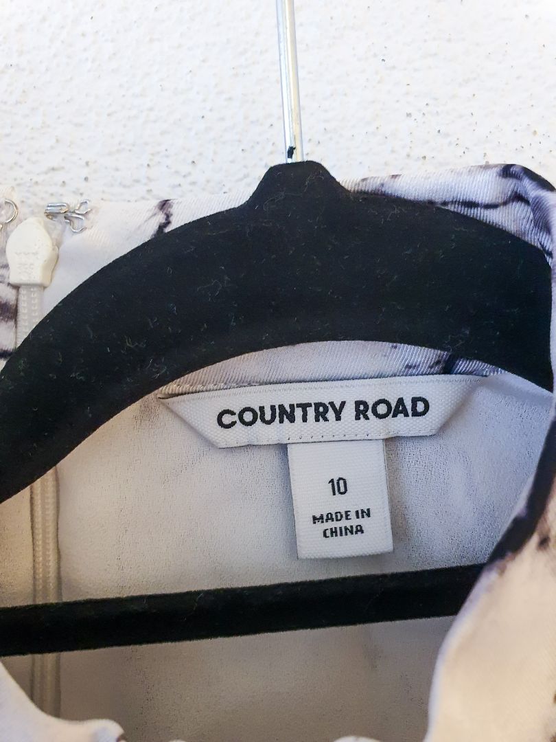 Country Road Dress S