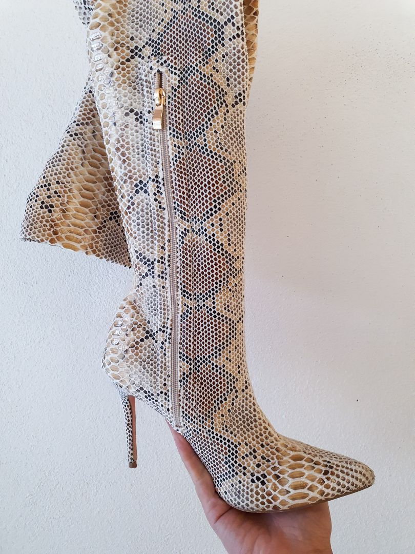 Fashion Nova Shoes 8.5