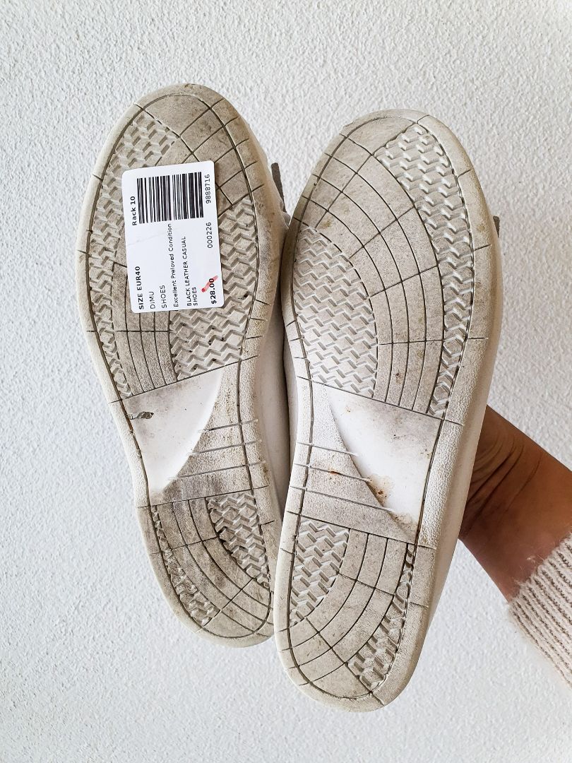 0IZ3 Shoes EUR39