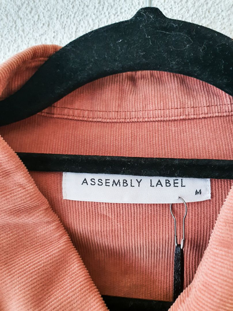 Assembly Label Top M