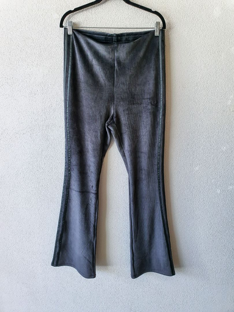 Adidas pants L