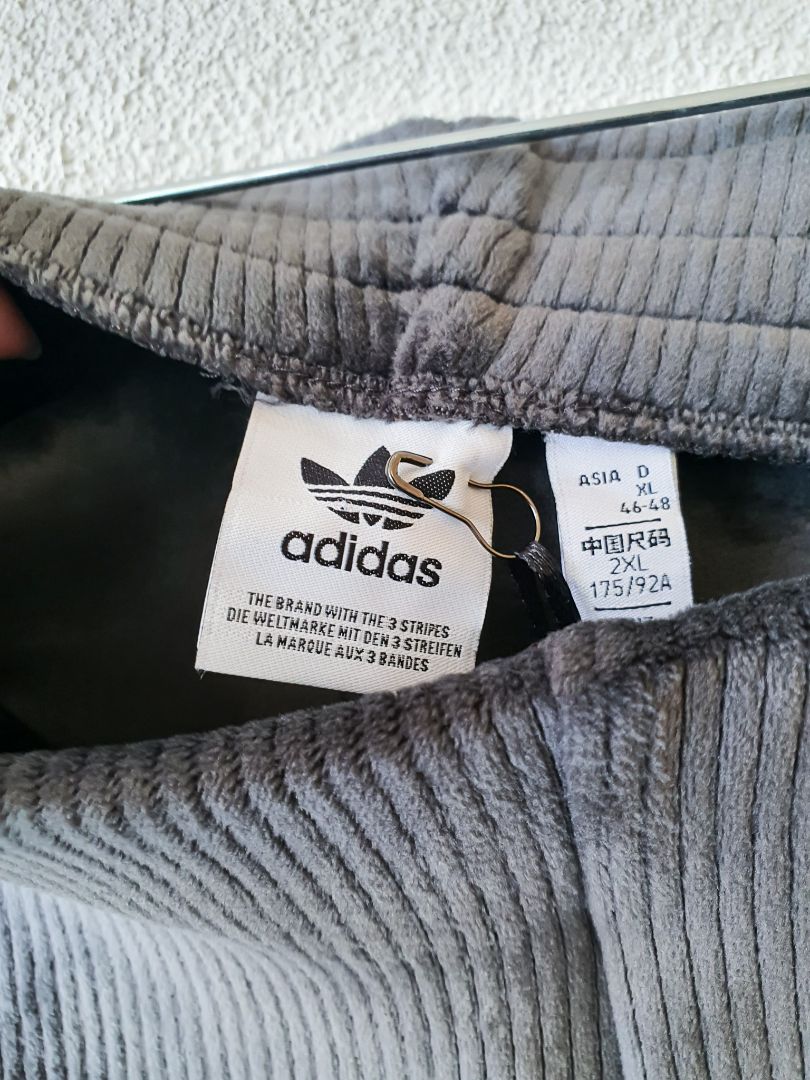 Adidas pants L