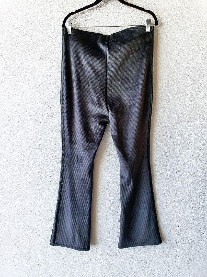 Adidas pants L