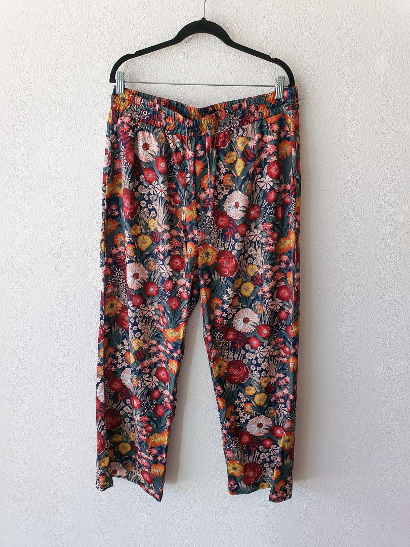 Emerge pants XL