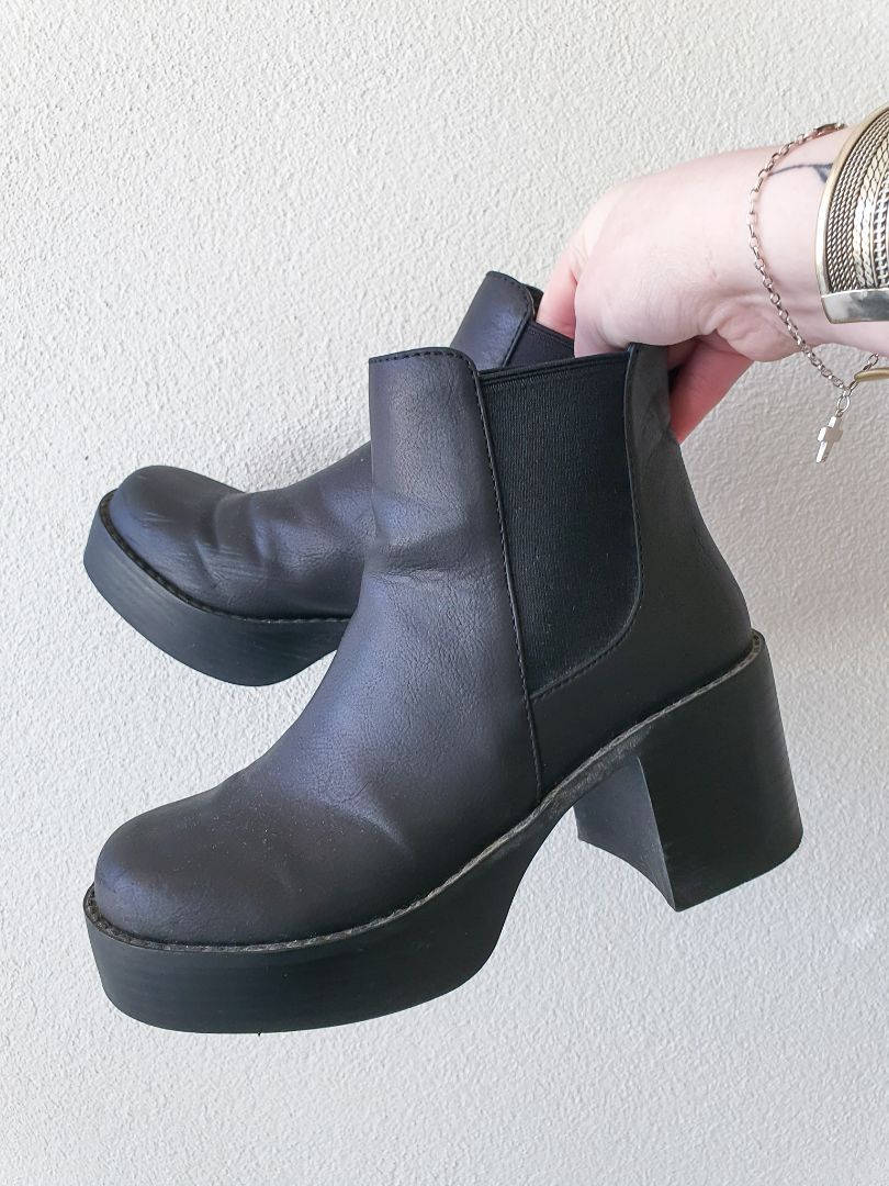 Lipstik Shoes 8