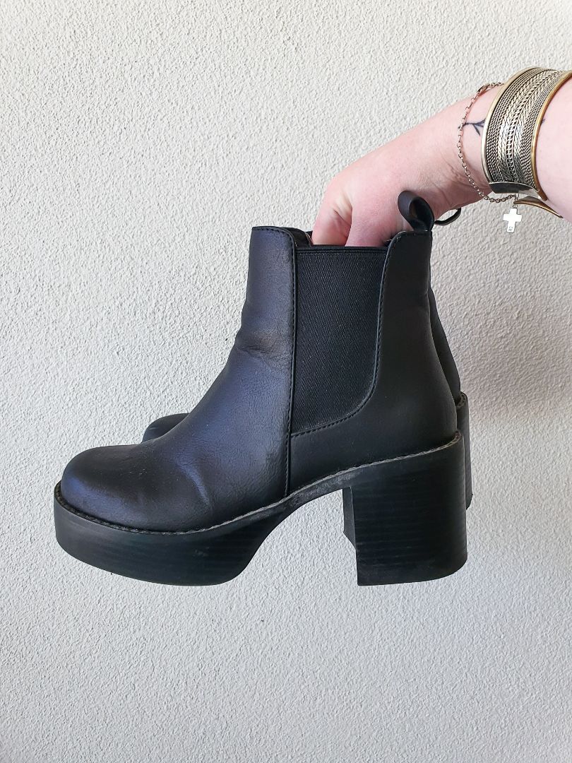 Lipstik Shoes 8