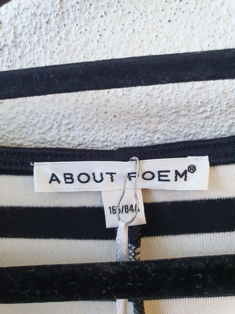 About Poem Dress M