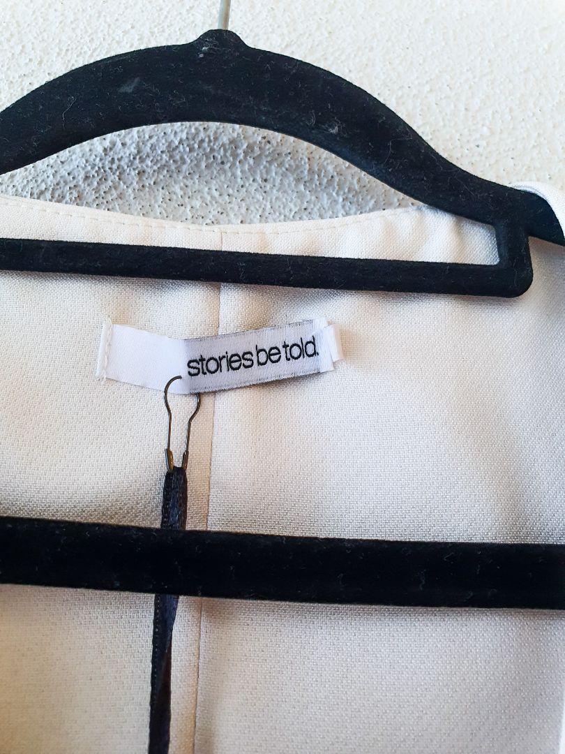 Stories be told Jacket L