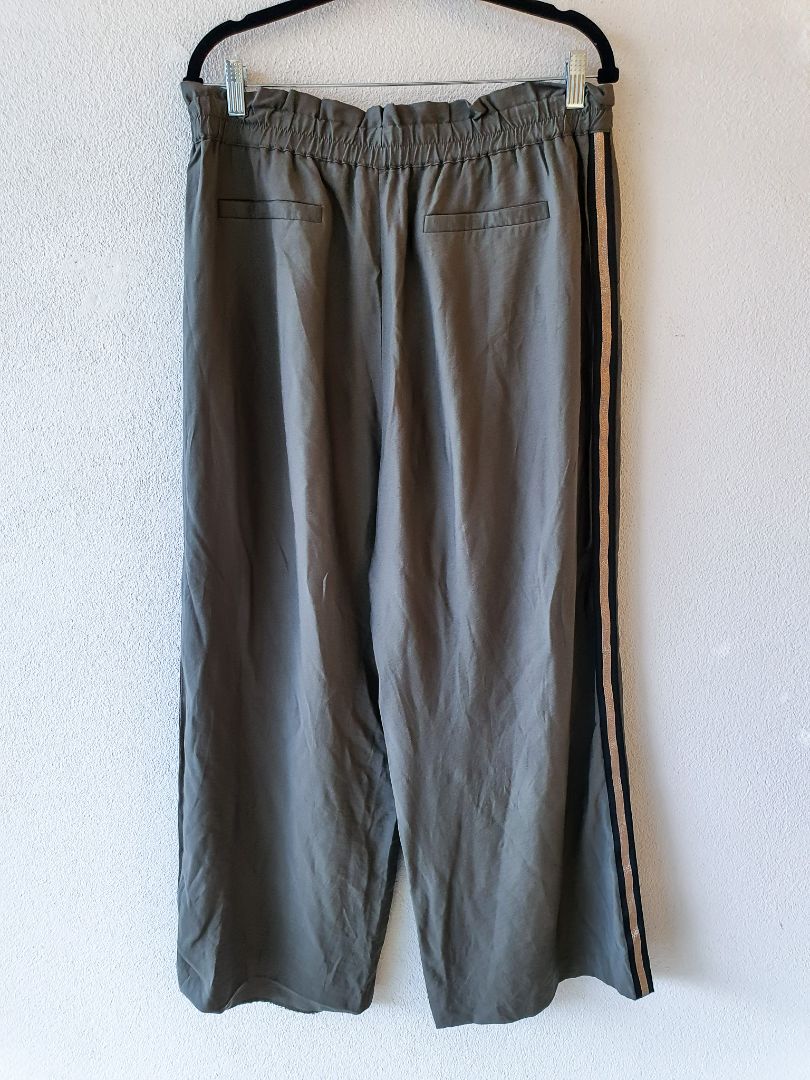 Whistle pants XL