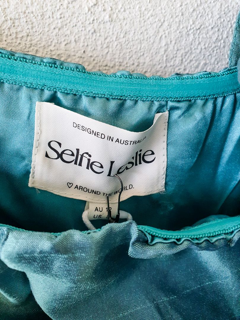 Selfie Leslie Dress M