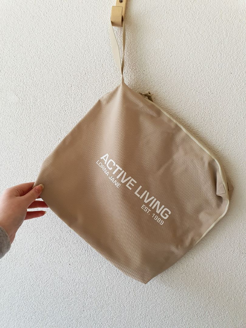 LORNA JANE bag OS