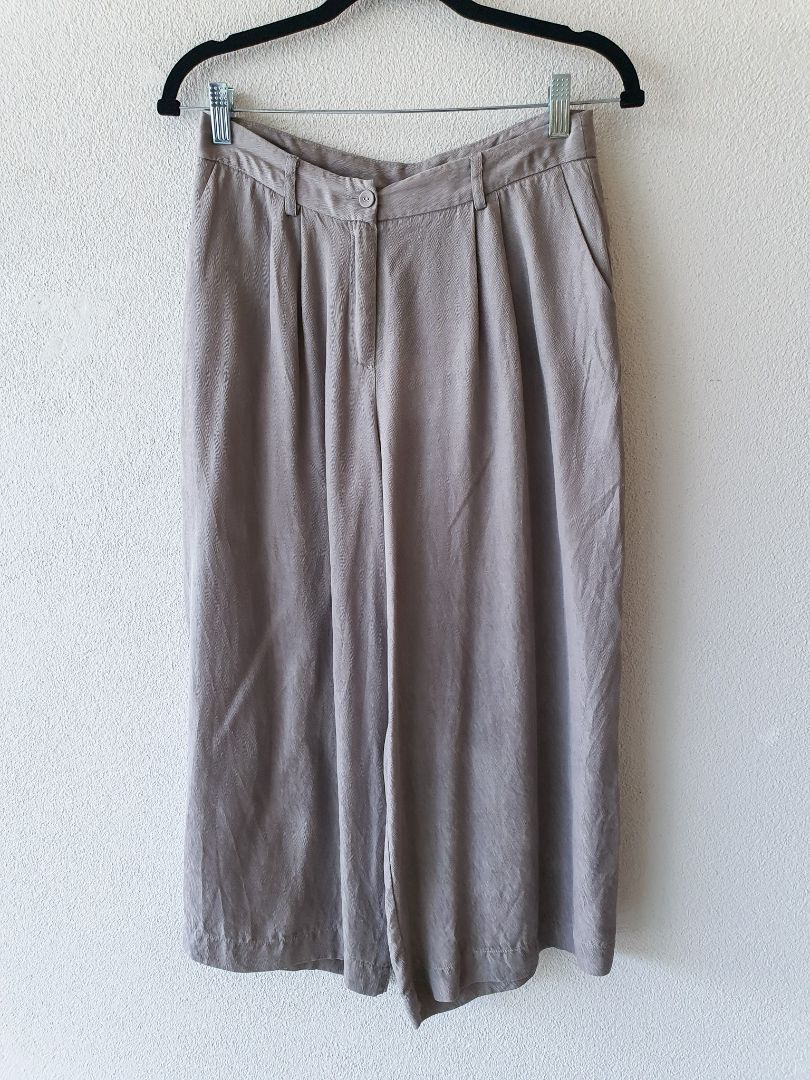 None pants M