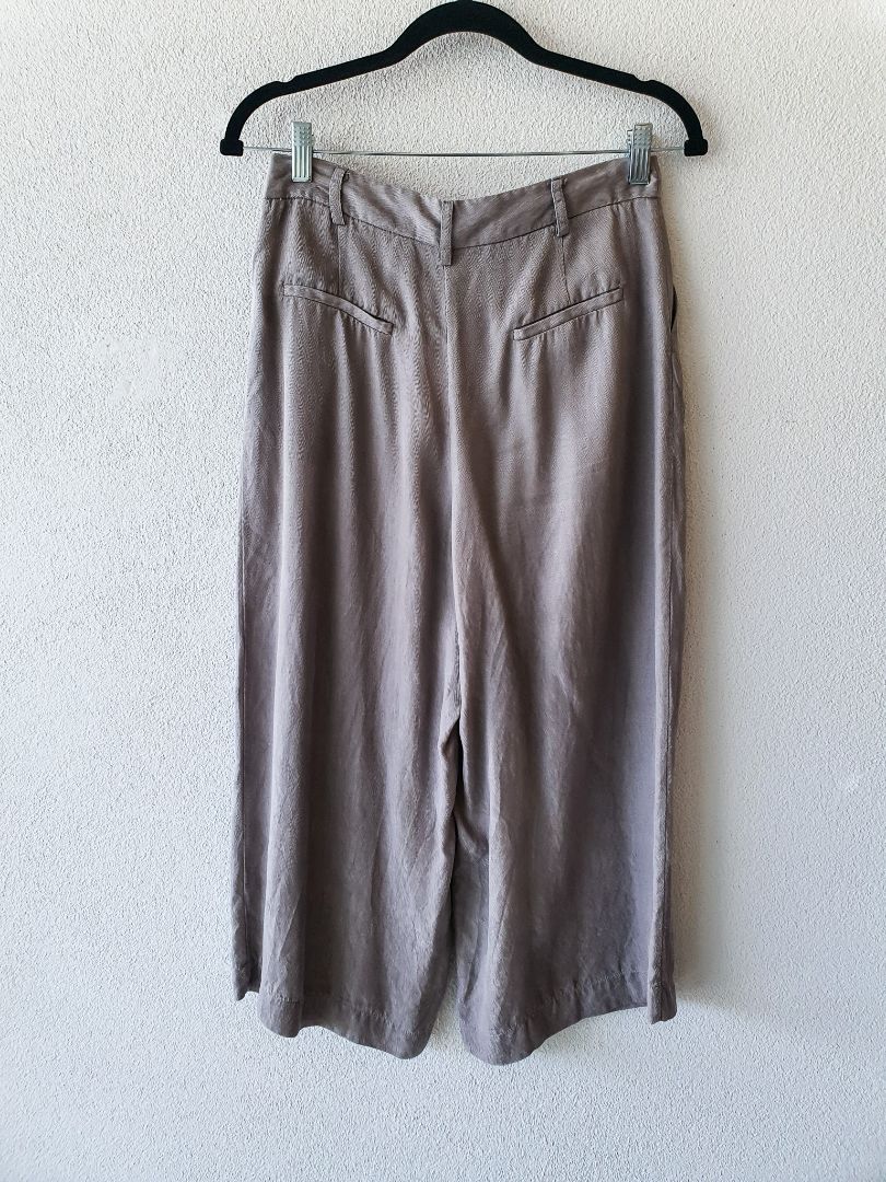 None pants M