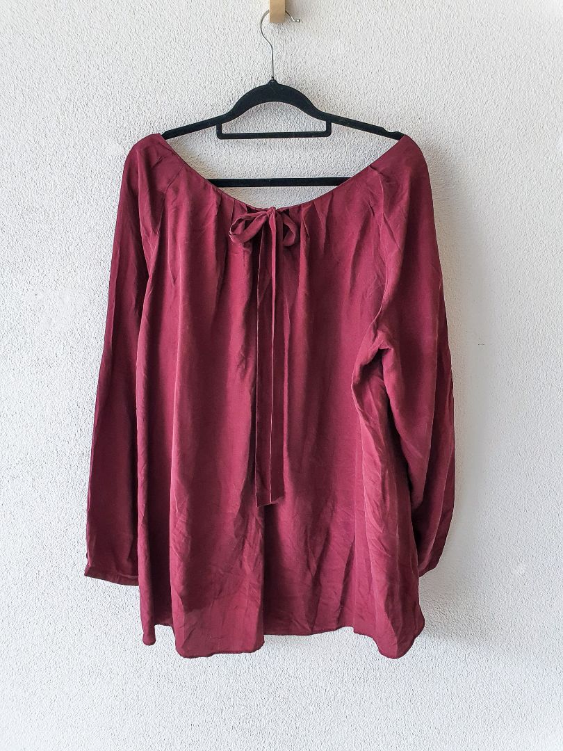 Veronika Maine Top XL