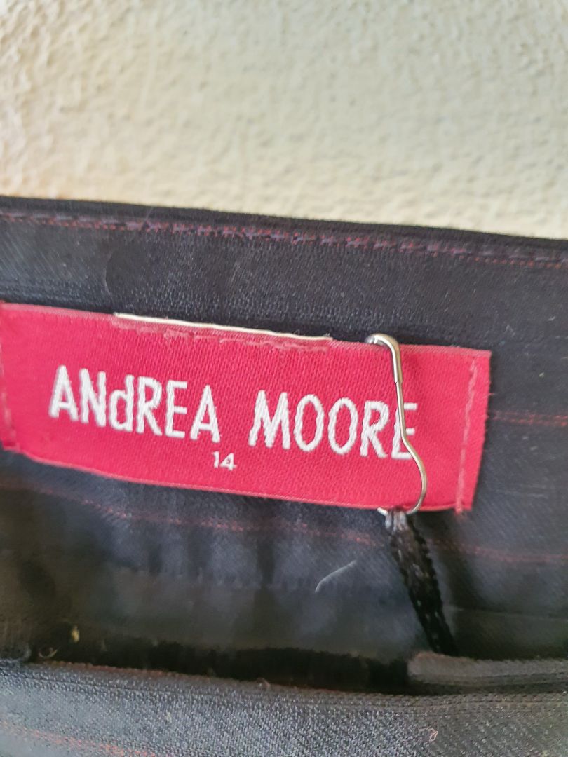 Andrea Moore pants L