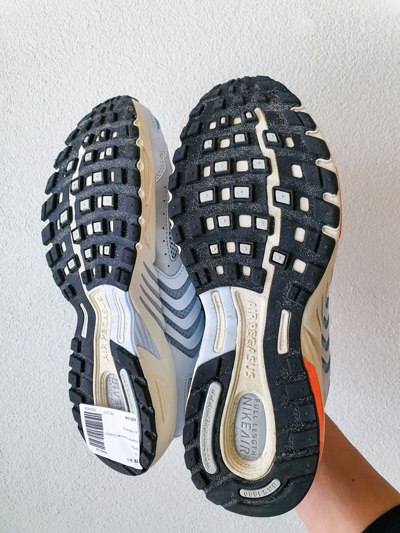 Nike Shoes 9.5