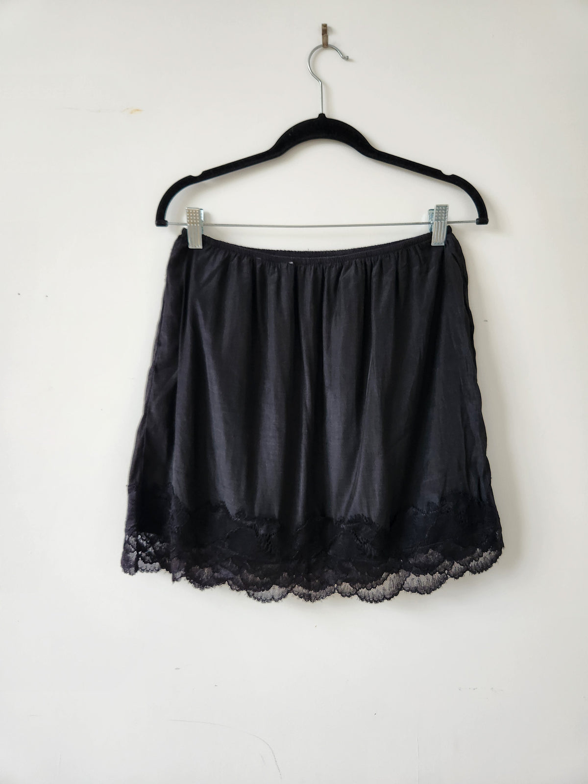 By Frankie Skirt, L