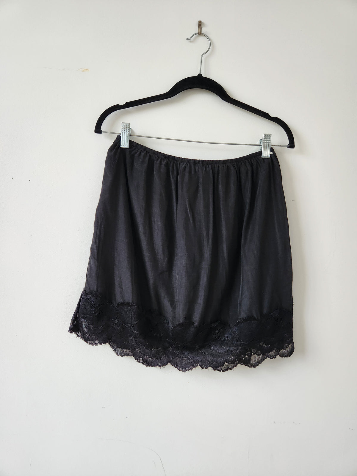 By Frankie Skirt, L
