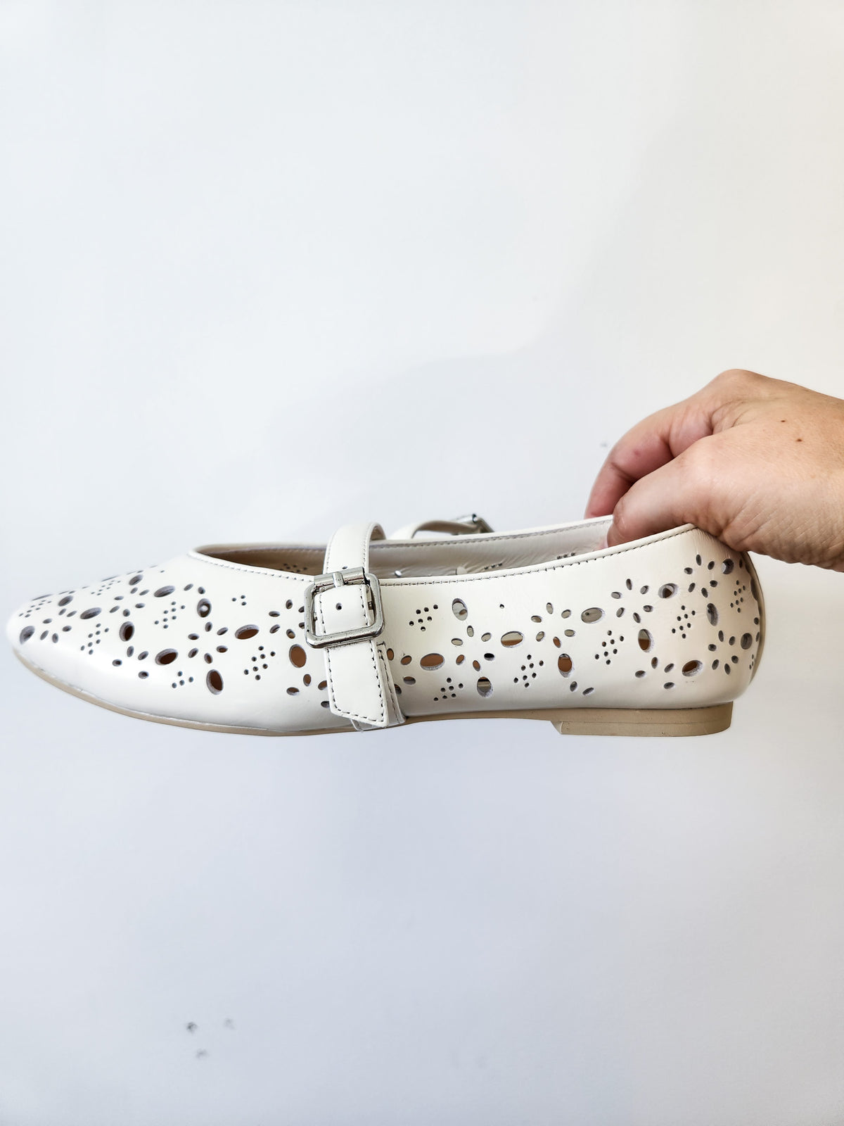La Tribe Cream Jane Flat