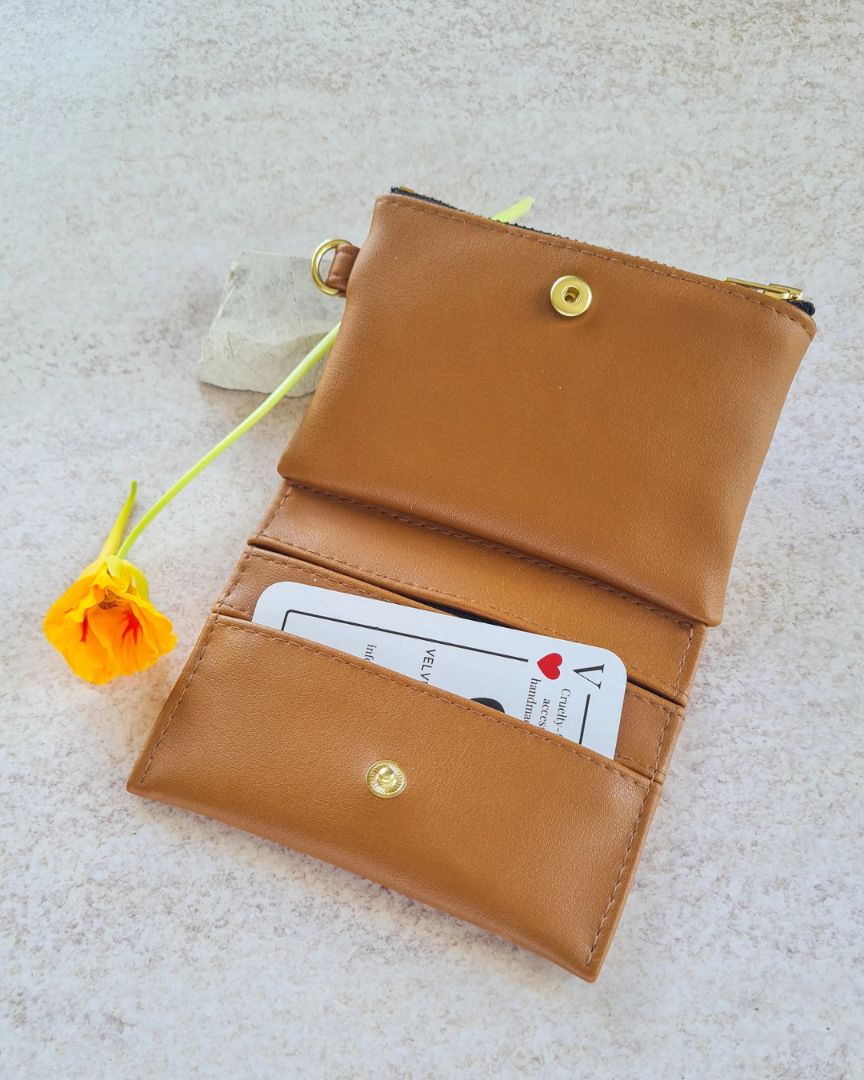 Velvet Heartbeat | Stevie Flip Wallet Latte