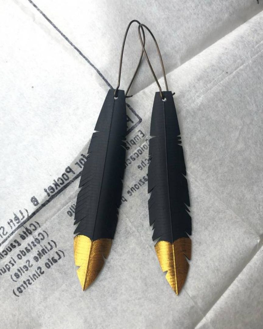 re:purpose Small Feather Earrings | Gold Tip