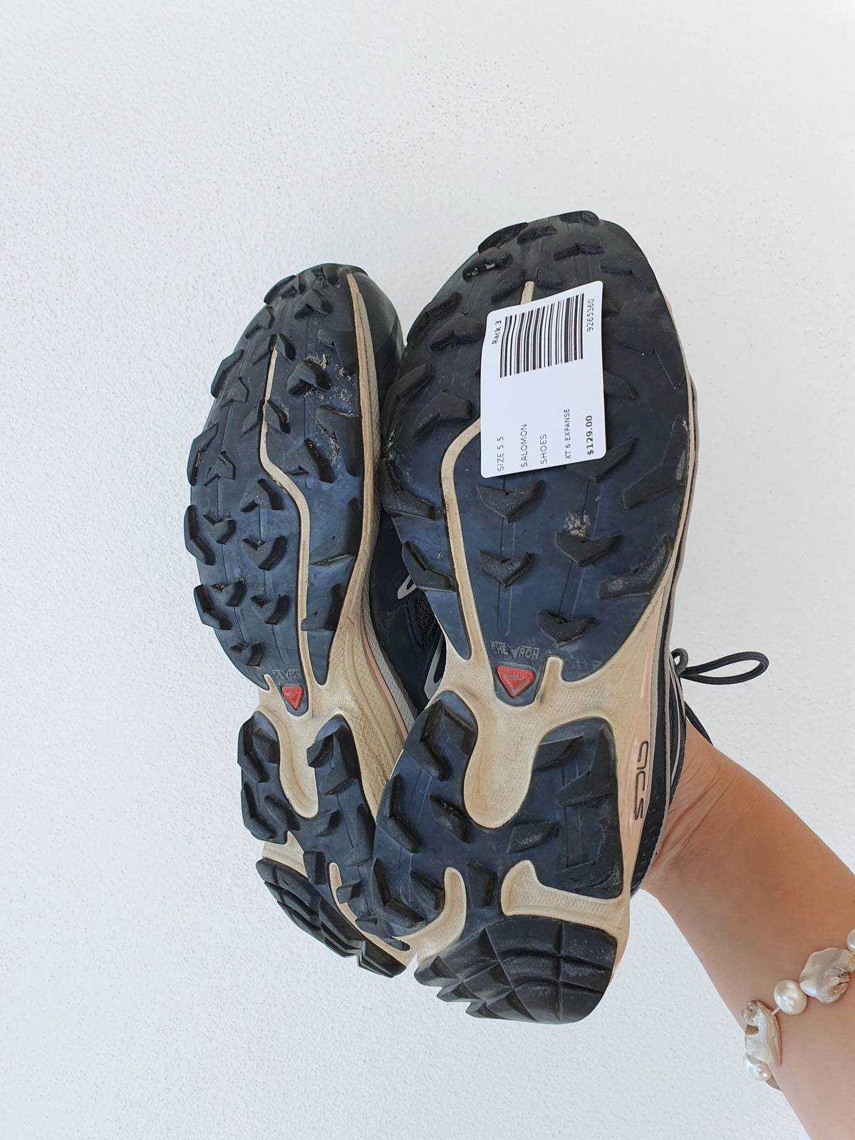 Salomon Shoes 5.5