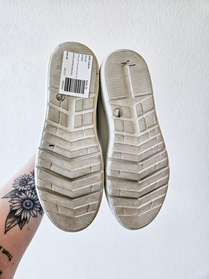 DEUCE Shoes EUR39